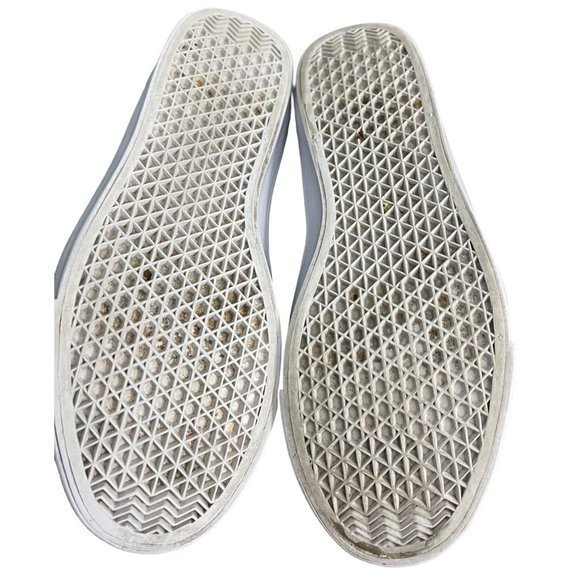 Women's Disney Minnie Mouse Slip On Sneaker Black with Bows Size 6 - Picture 7 of 7